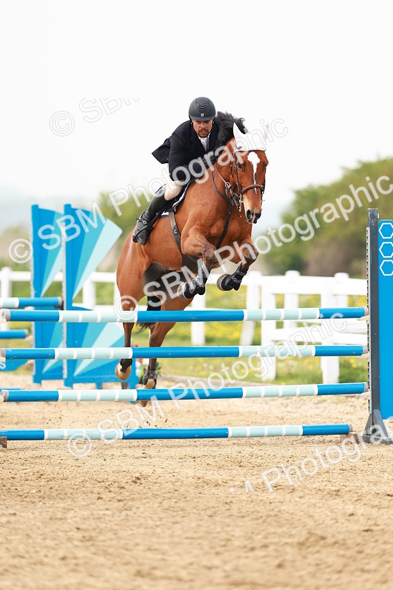  - Class 18 - Senior Newcomers - 1.10m