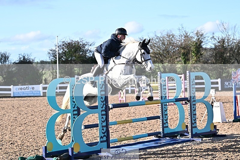 251203-123640-00486 - Cls 4 Newcomers and 1.10m Open