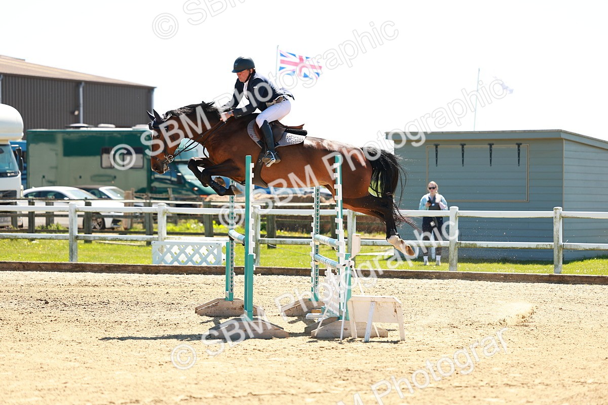 SBM_001057 - Class 4 - Senior Newcomers 1.10m