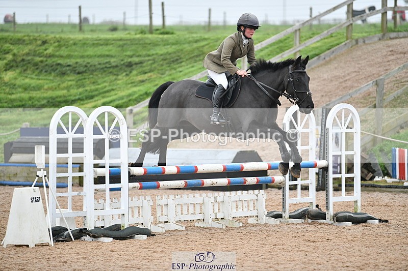 241102A-105800-04143 - SAT Cls 9 British Novice and 90cm Open