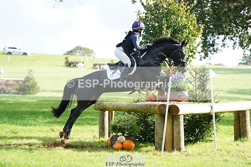 231020-115152-06991 - 054-PORSCHE-Coco.Lanni-XC