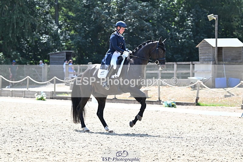 250810A-140125-07195 - 070-Abbie.NewburySeagry.Firstamour