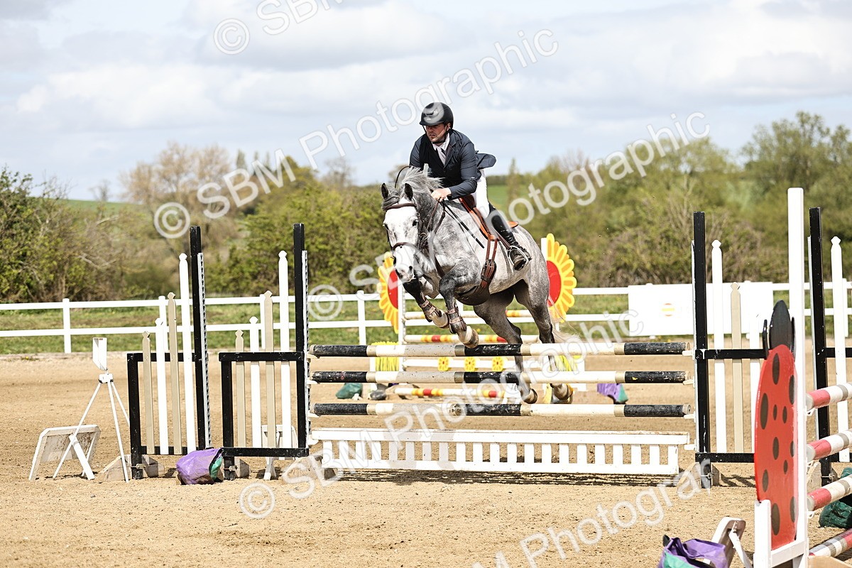 SBM_001077 - Class 4 - Senior Newcomers - 1.10m