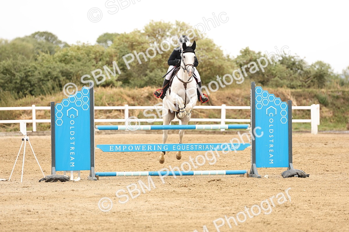 SBM_024044 - Class 6 - Senior Newcomers 1.10m