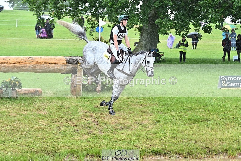 240526-124116-22121 - 404-DEERPAIRC_REVELRY-Max_Warburton