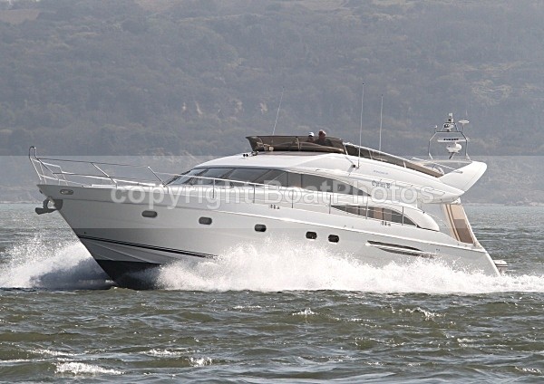 100417 OPTION B PRINCSS 61 IMG_2056jpg - Flybridge Cruisers