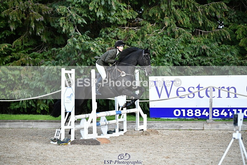 251004A-153907-01920 - Classes 8 & 9 70cm