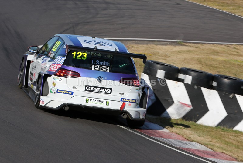  - TCR UK @ Castle Combe