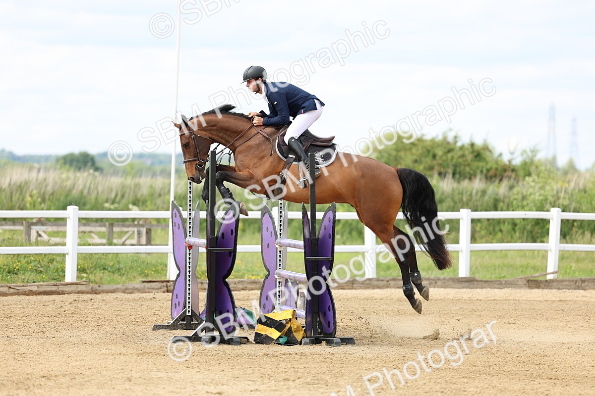 SBM_005953 - Class 19 - Senior Newcomers - 1.10m