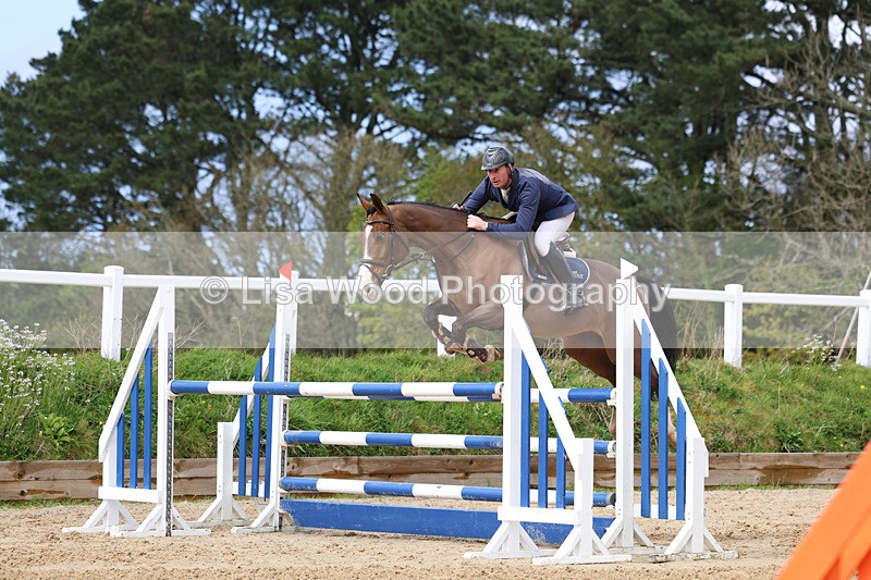 3E7A1985 - Class 7: Senior Newcomers/1.10m open