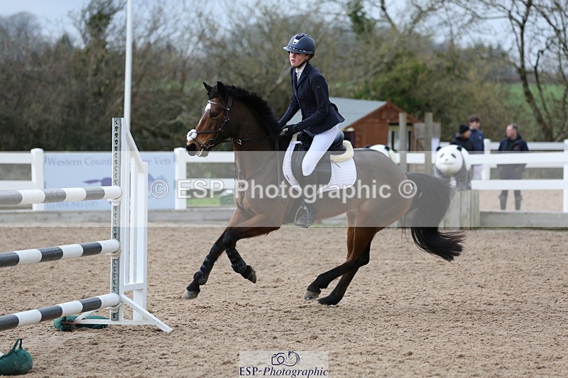 240211A-122412-02673 - Cls 6 Pony Foxhunter & 1.10m Open