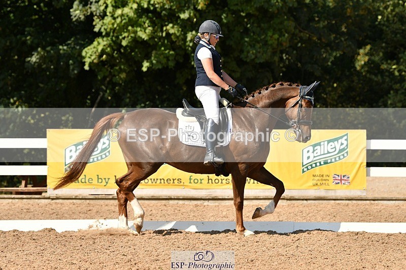 250817-154622-11316 - 214-Verity.PerryVogue