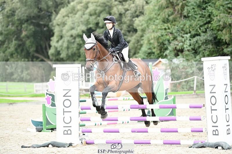 251004A-173516-02513 - Classes 12 & 13 90cm