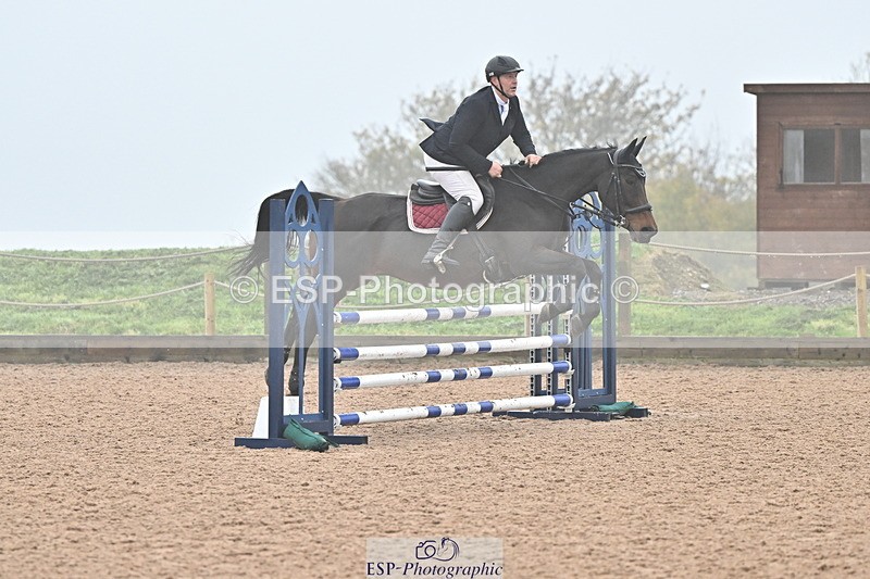 241103A-111956-06996 - SUN Cls 18 British Novice and 90cm Open