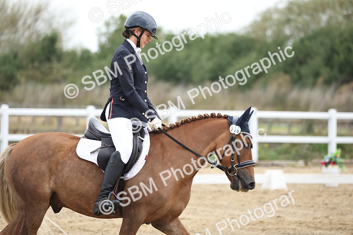 SBM_004311 - Class 8 - Novice 3 Champs