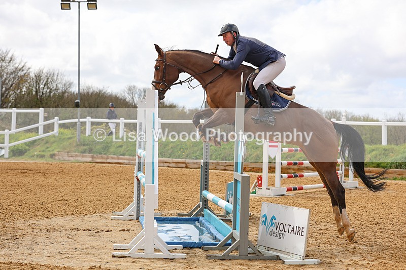 3E7A1989 - Class 7: Senior Newcomers/1.10m open