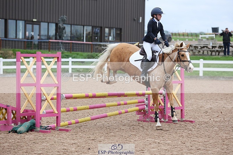 241116X-091553-00213 - Cls 05 Pony Intro 80