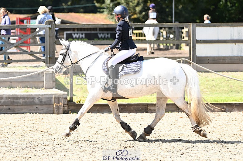 240824X-133426-29008 - 80cm Round 2 13.30 to 14.30