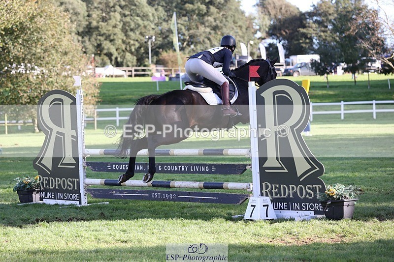 231022-151722-29712 - 502-REBEL.ON.THE.RUN-Ida.Strandberg-TrotUp+SJ