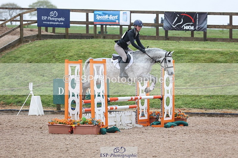 250418-142737-04878 - 170-Emma.Langfjord-Friend-MOUNTROSS.FIONN