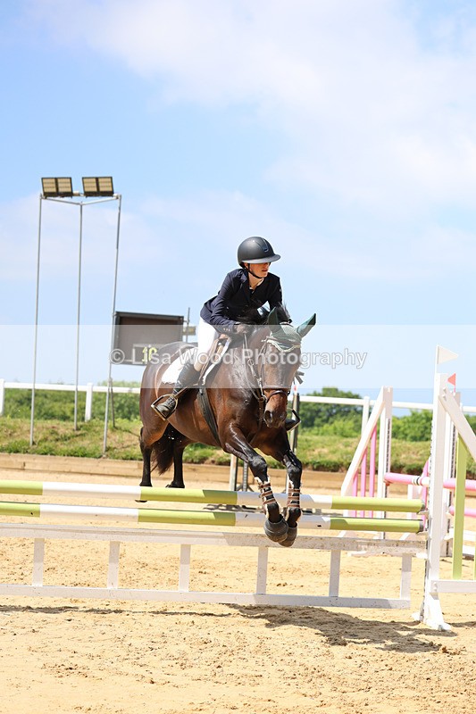 3E7A0115 - Class 9: Senior BN/90cm open