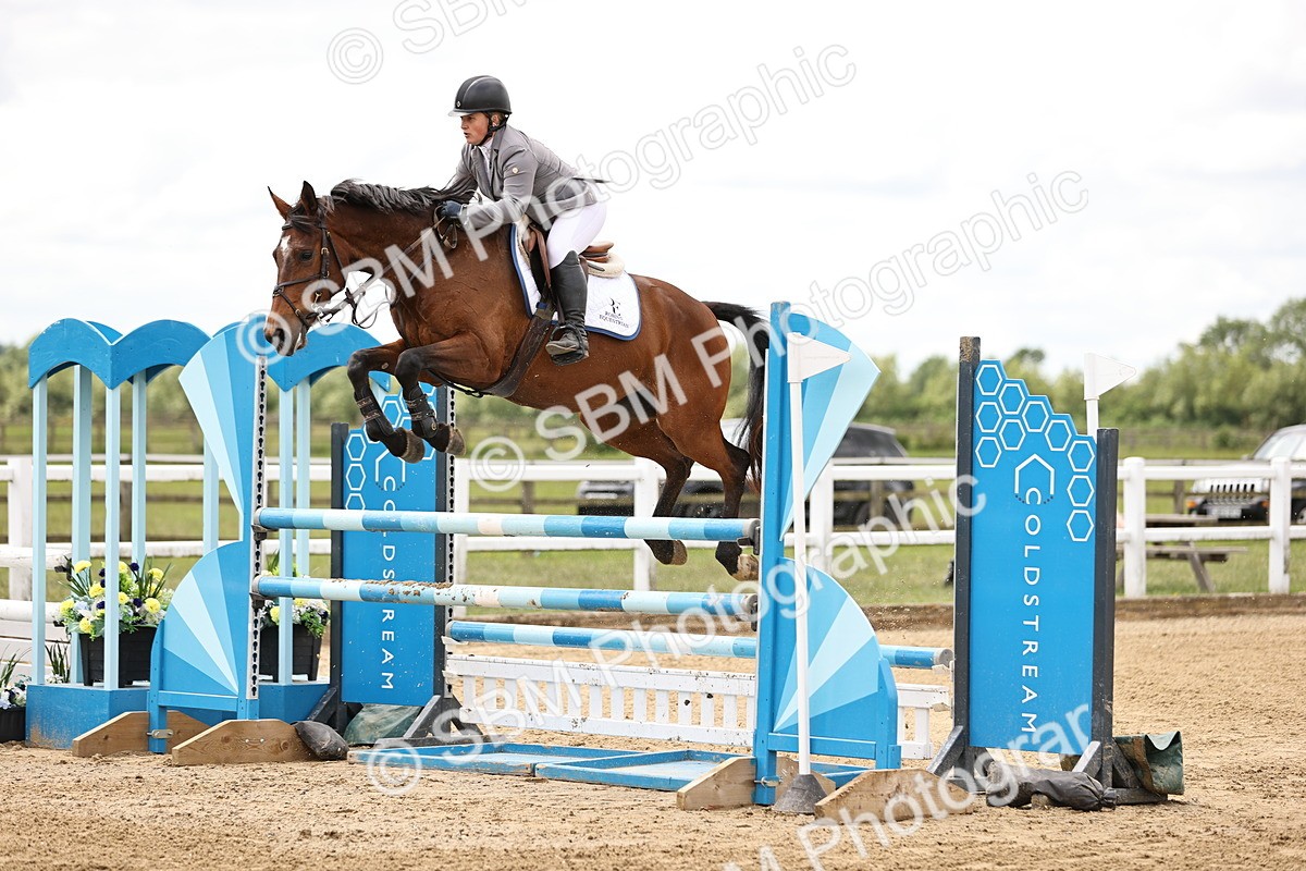 SBM_002954 - Class 11 - Senior Newcomers - 1.10m