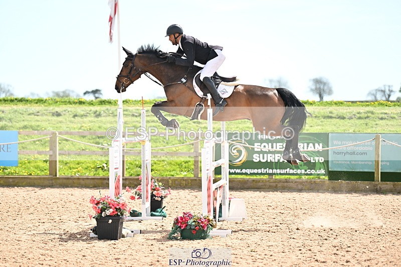 240418A-140613-04235 - Cls 9, 2 Star Big Tour 1.40m