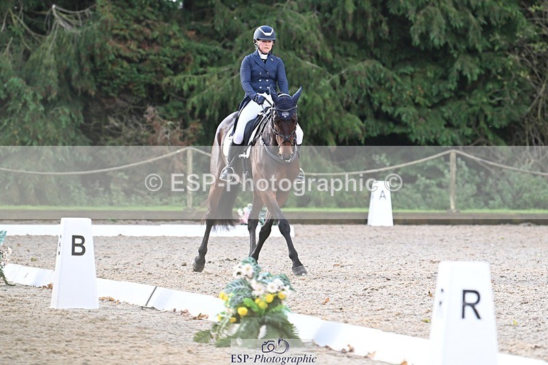 231019-100300-01315 - 030-MONBEG.SHELBY-Kat.Raybould-DR