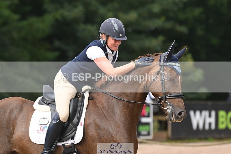 250719A-094255-03031 - 144-Verity.Perry-Vogue