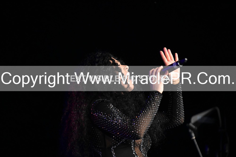 SH4_6423 - The Cher Experience