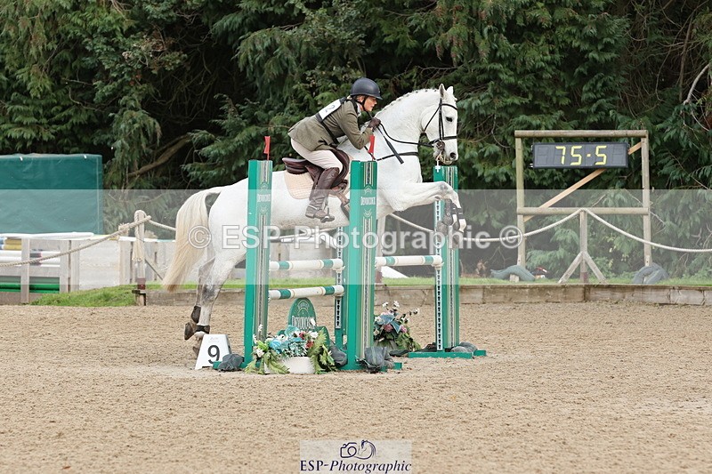 251026A-121733-24610 - G-572-Laura.Pitman With Trot Up