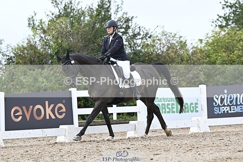 250907-153143-09123 - 049-Laura.ColeGavin.10