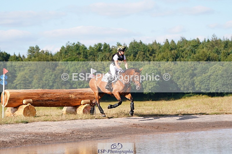250802A-172434-08857 - H-351-Franky.Reid-Warrilow-DOLLEY.SYMPHONY.J.K