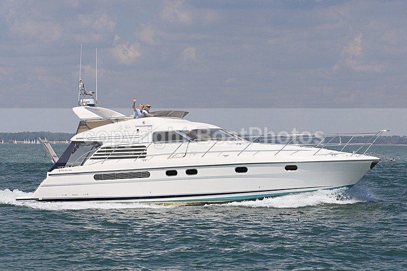 180711 MY GEM - FAIRLINE SQUADRON 1Y3A1641 - Flybridge Cruisers