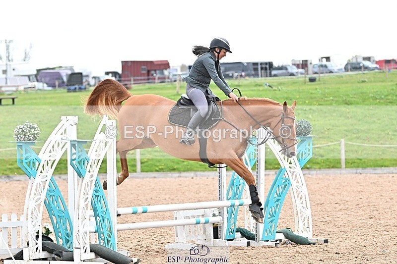 250414-101238-00022 - 70cm Round 1