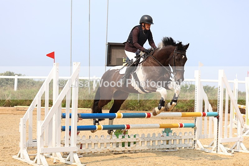 3E7A1313 - Class 4: Senior British Novice/90cm open