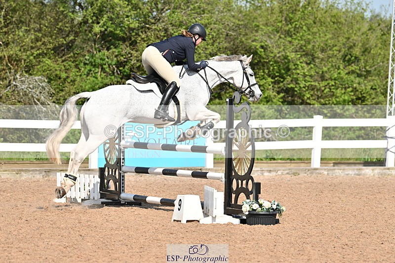 240509A-100242-00335 - Cls 1 British Novice and 90cm Open