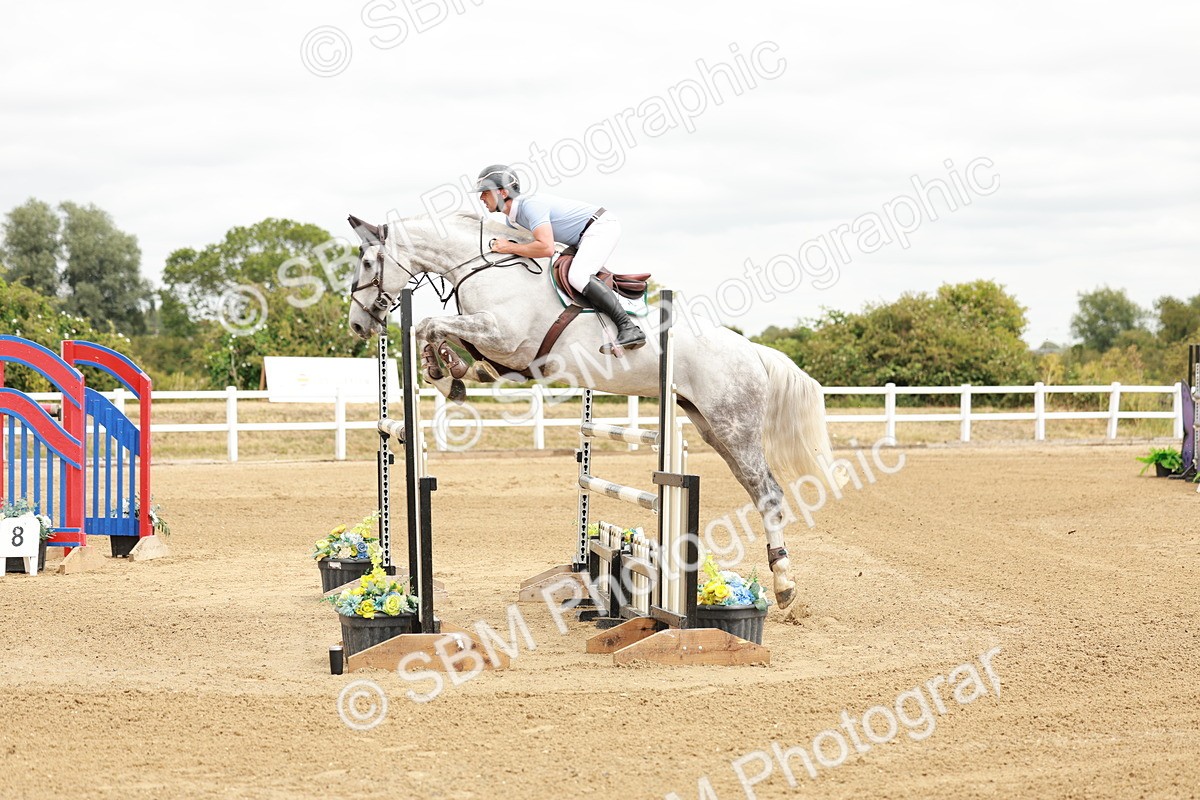 SBM_018246 - Class 21 - Senior Newcomers Championship 2d Rd