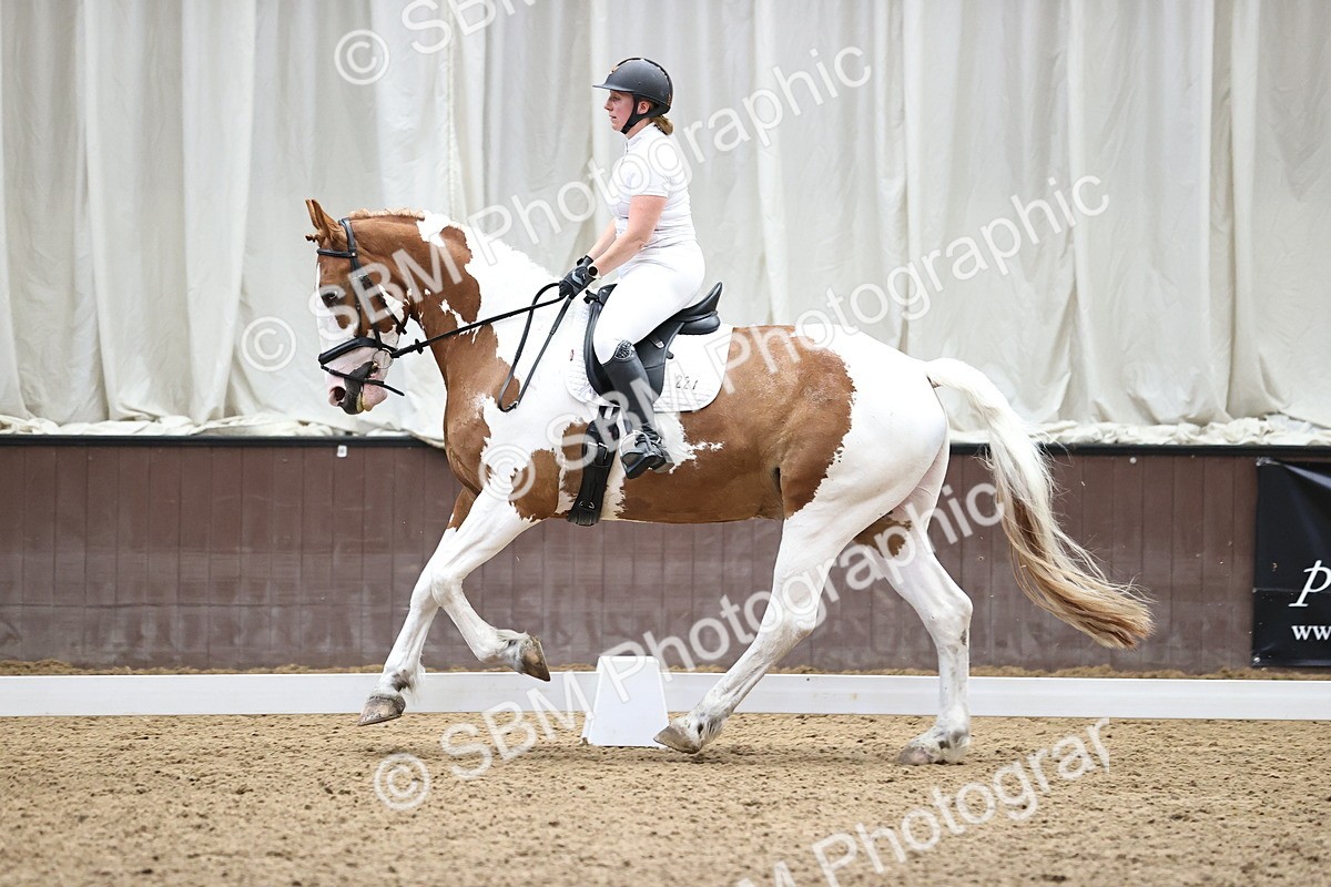 SBM_000944 - Novice 4 Warm Up