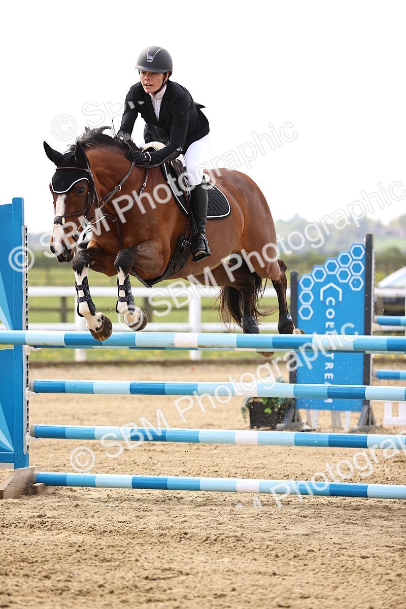 SBM_002334 - Class 11 - Senior newcomers - 1.10m