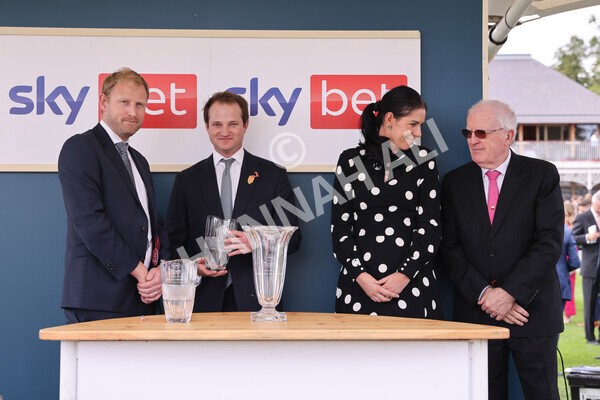 yr17082022r3-64 - Race 3 3.00pm Sky Bet Great Voltigeur Stakes