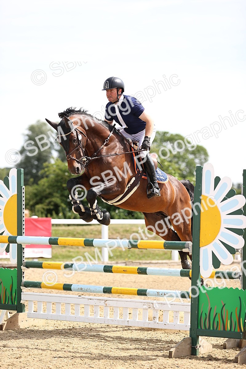 SBM_000407 - Class 15 - Redpost Equestian Senior Foxhunter - 1.20m