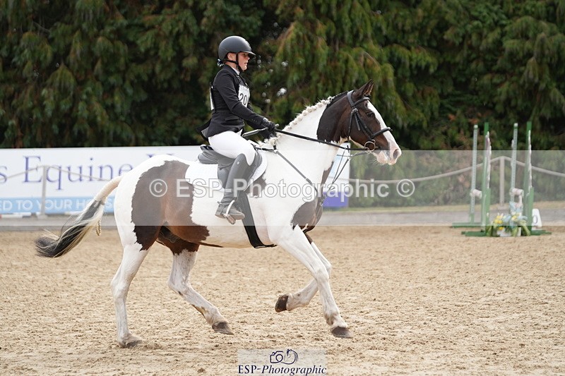 250824A-111033-35094 - 2067-Isla.Ellis-Pied.Piper