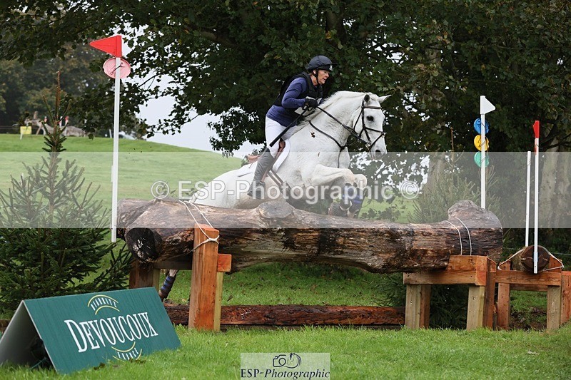 231021-110102-14052 - 651-RATHNAGREW.GREY.TEX-Nicola.Horsley-gubbins-SC+XC