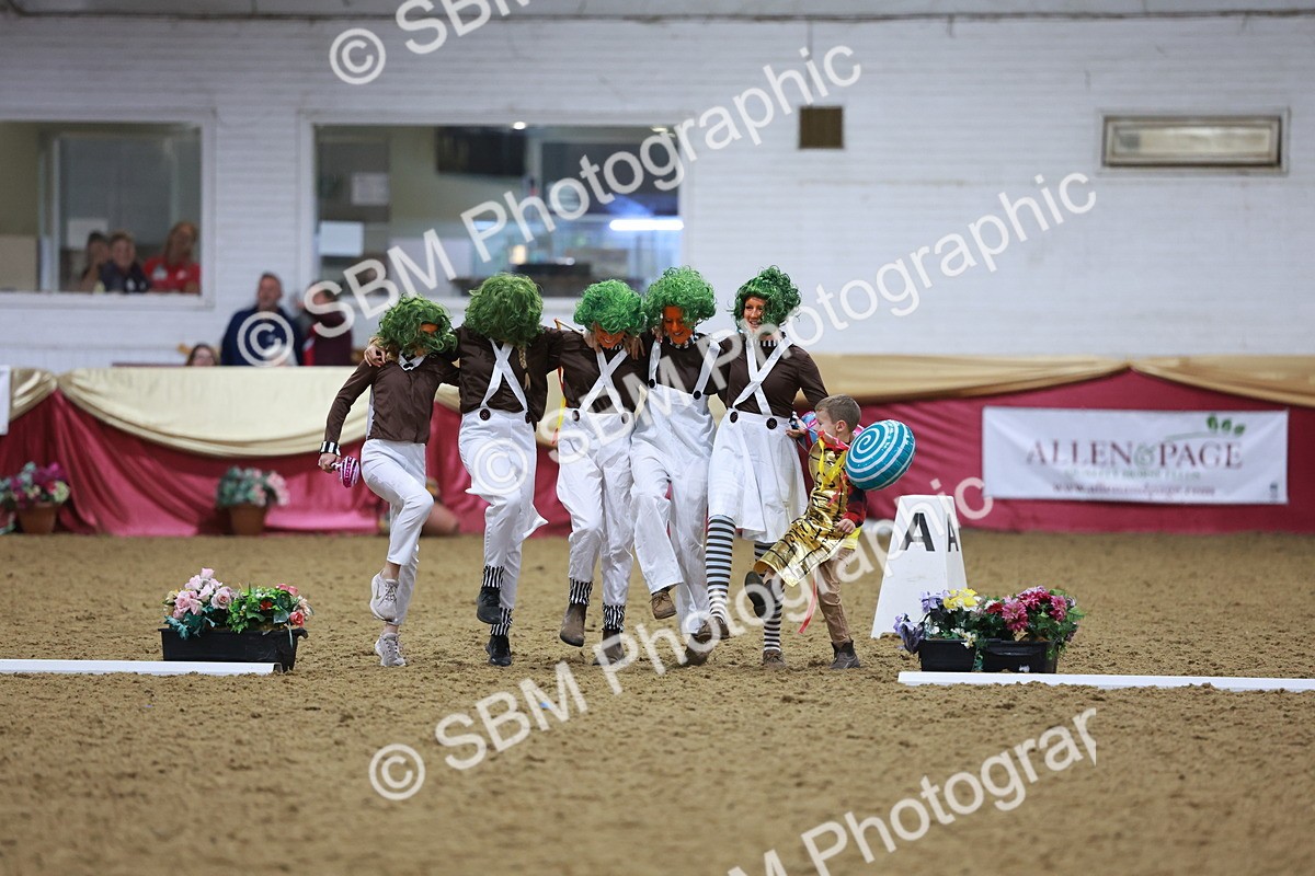 SBM_10500 - Class 62 - Strictly Fancy Dress-Age