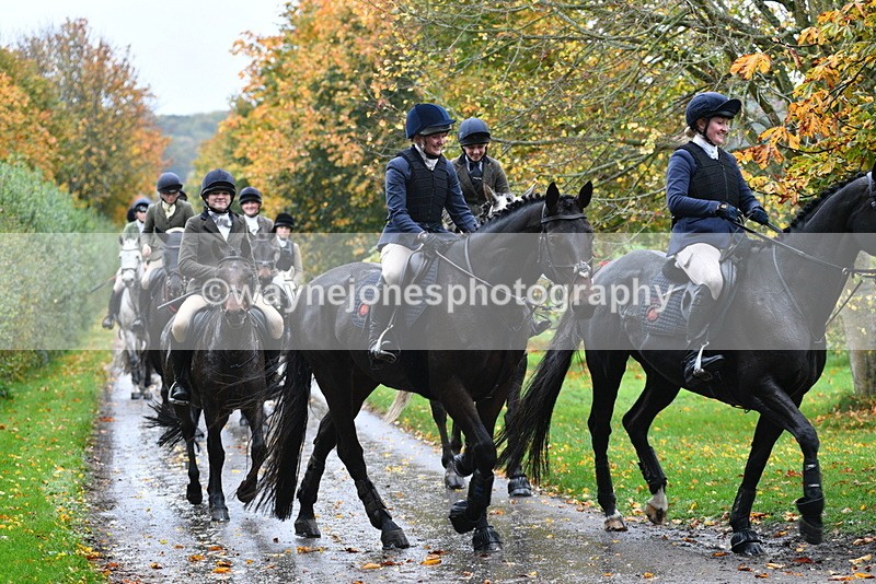 WJ5_6339 - B&B walk back for Hunt Tea !