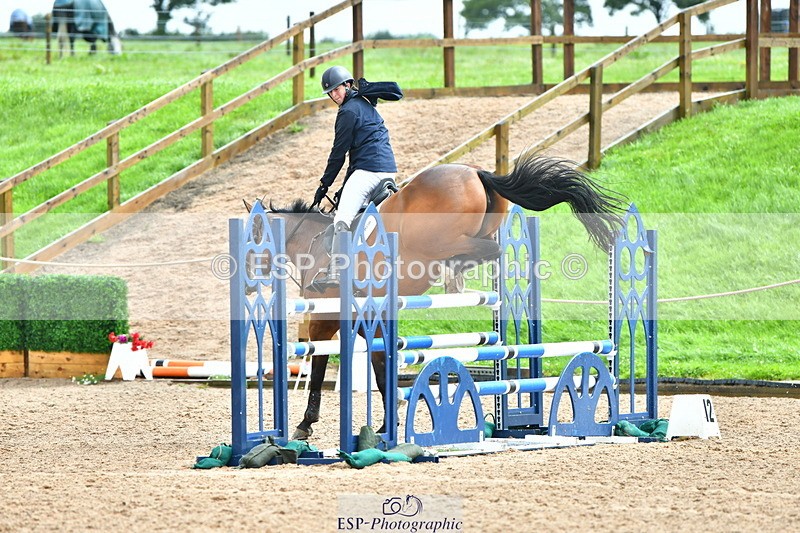 230805A-105921-00255 - Cls 2 Snr Newcomers & 1.10m Open