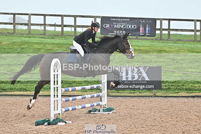 241103A-110128-06842 - SUN Cls 18 British Novice and 90cm Open