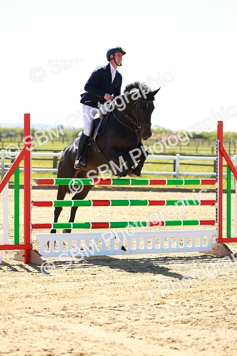 SBM_001042 - Class 4 - Senior Newcomers 1.10m