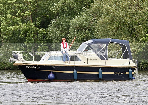 110508 BUMBLE IMG_9279 - River Launches